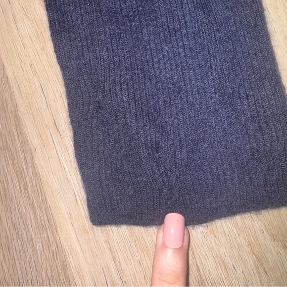 Quince 100% Mongolian Cashmere Navy Blue Ribbed Henley Sweater - Size Large - Picture 8 of 9